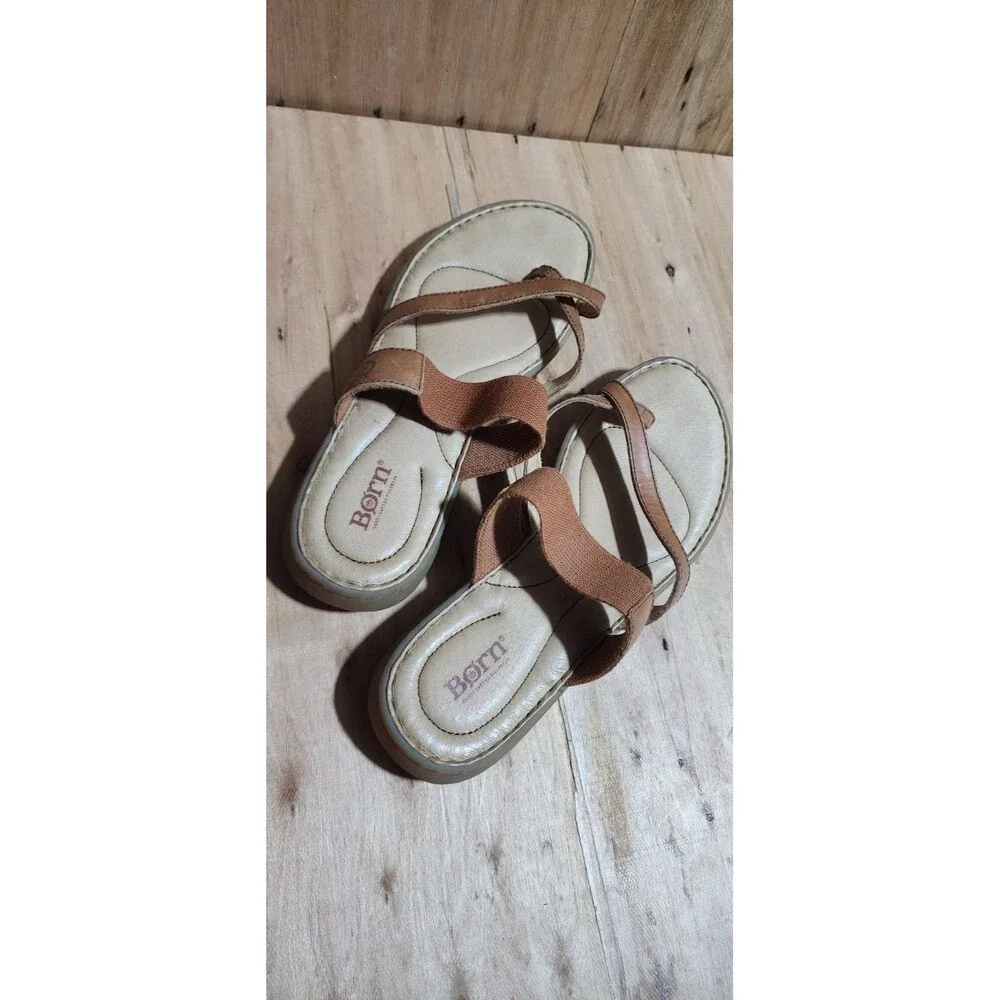 Born Womens Nevis Sandal Size 10M Tan Leather Strappy Thong Toe Loop Flat Shoe